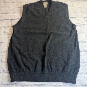 L.L. Bean Men's Charcoal V-Neck Sweater Vest. Lambs Wool. Luxe. Size Large.